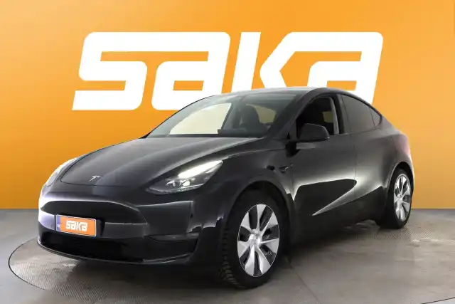 Musta Maastoauto, Tesla Model Y – VAR-37065