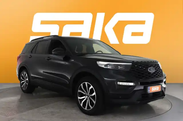 Musta Maastoauto, Ford Explorer – VAR-37106