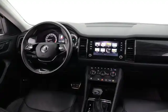 Harmaa Maastoauto, Skoda Kodiaq – VAR-37160