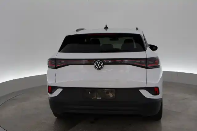 Valkoinen Viistoperä, Volkswagen ID.4 – VAR-37261