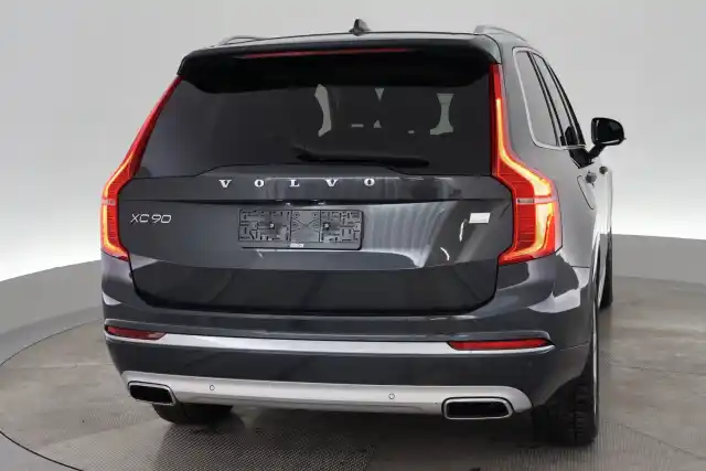 Harmaa Maastoauto, Volvo XC90 – VAR-37351