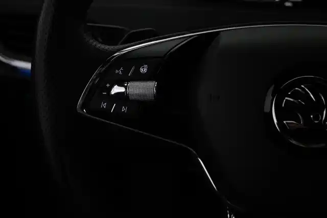 Sininen Maastoauto, Skoda Enyaq – VAR-37492