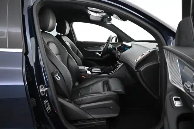 Sininen Maastoauto, Mercedes-Benz EQC – VAR-37556