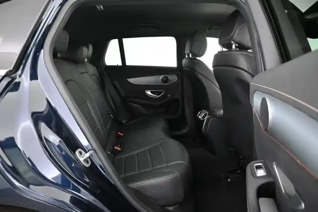 Sininen Maastoauto, Mercedes-Benz EQC – VAR-37556