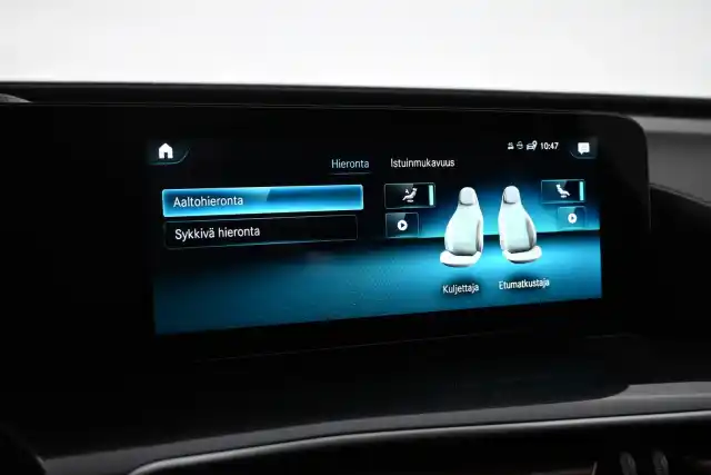 Sininen Maastoauto, Mercedes-Benz EQC – VAR-37556