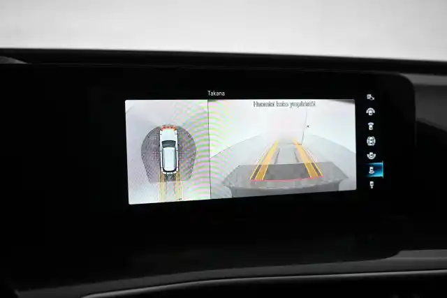 Sininen Maastoauto, Mercedes-Benz EQC – VAR-37556