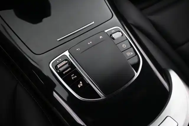 Sininen Maastoauto, Mercedes-Benz EQC – VAR-37556
