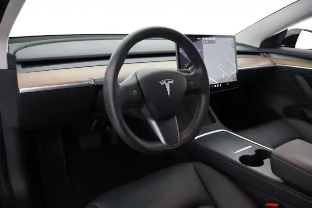 Musta Sedan, Tesla Model 3 – VAR-37578