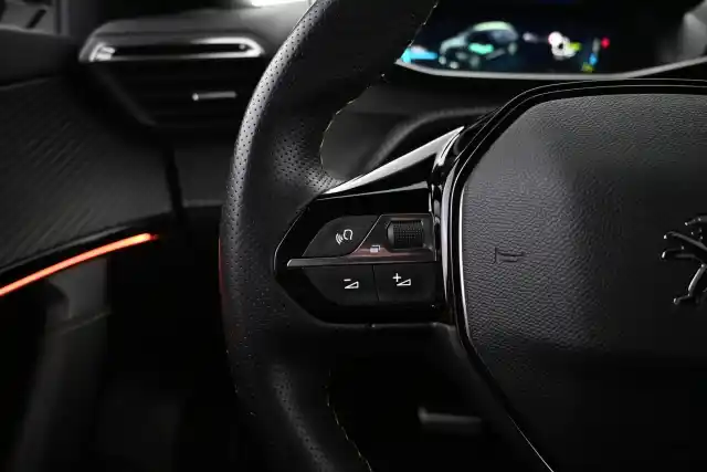 Oranssi Maastoauto, Peugeot e-2008 – VAR-37921