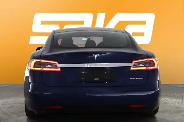 Sininen Sedan, Tesla Model S – VAR-379352