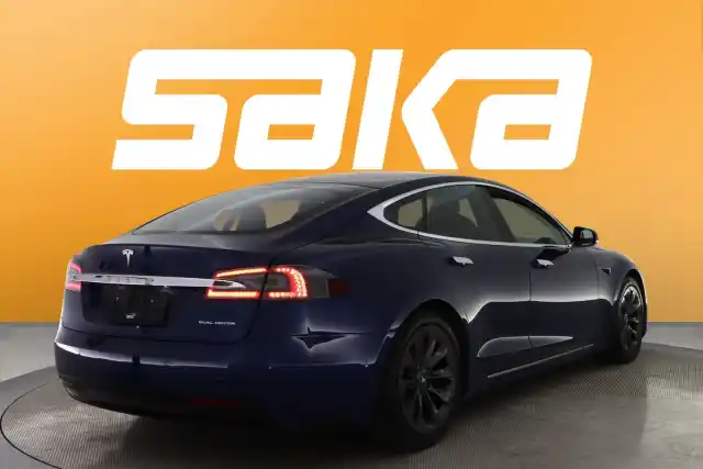 Sininen Sedan, Tesla Model S – VAR-379352