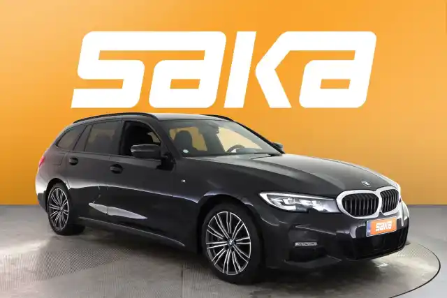 Musta Farmari, BMW 330 – VAR-37949