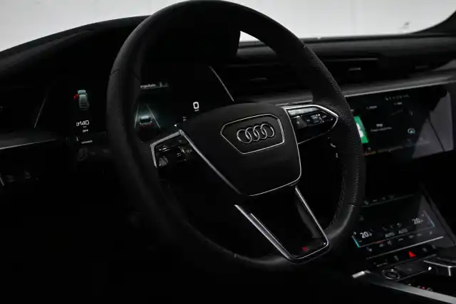 Musta Maastoauto, Audi Q8 e-tron – VAR-38019
