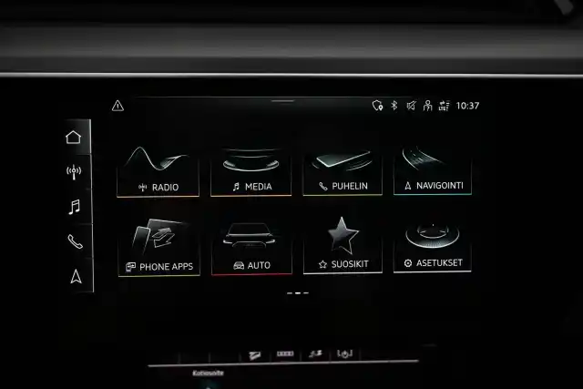 Musta Maastoauto, Audi Q8 e-tron – VAR-38019