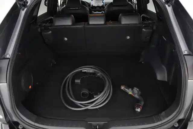 Harmaa Maastoauto, Toyota RAV4 Plug-in – VAR-38127