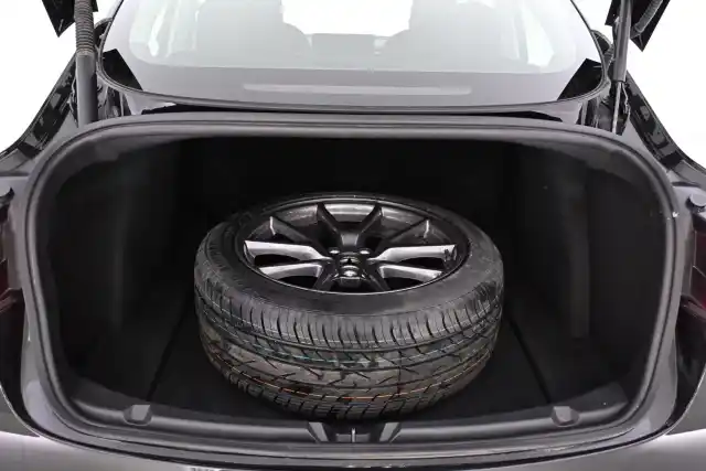 Musta Sedan, Tesla Model 3 – VAR-38163