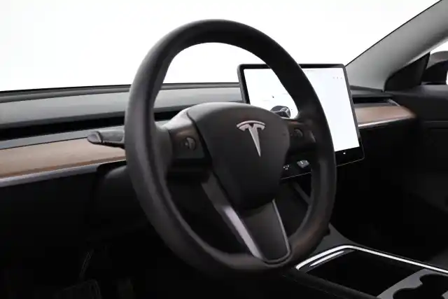 Musta Sedan, Tesla Model 3 – VAR-38163