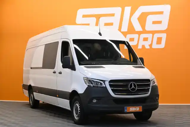 Valkoinen Pakettiauto, Mercedes-Benz Sprinter – VAR-38179