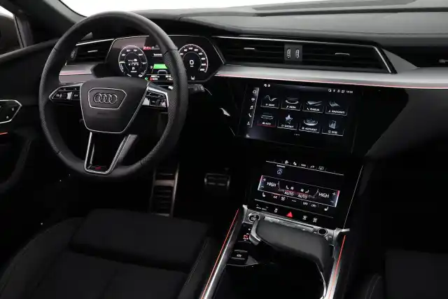 Harmaa Maastoauto, Audi Q8 e-tron – VAR-38332