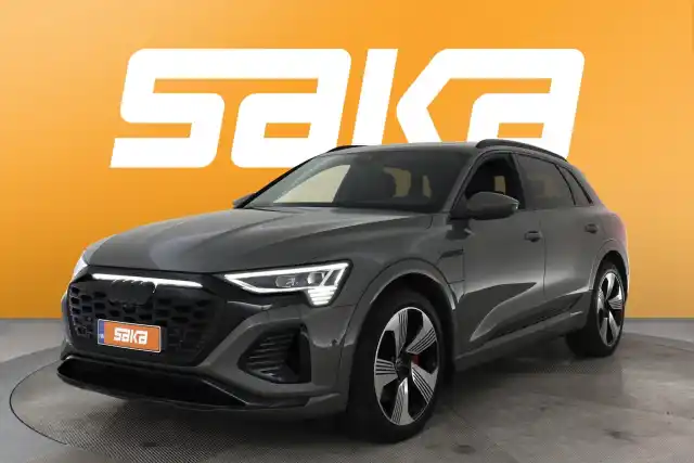 Harmaa Maastoauto, Audi Q8 e-tron – VAR-38332