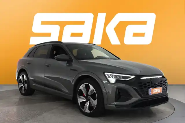 Harmaa Maastoauto, Audi Q8 e-tron – VAR-38332