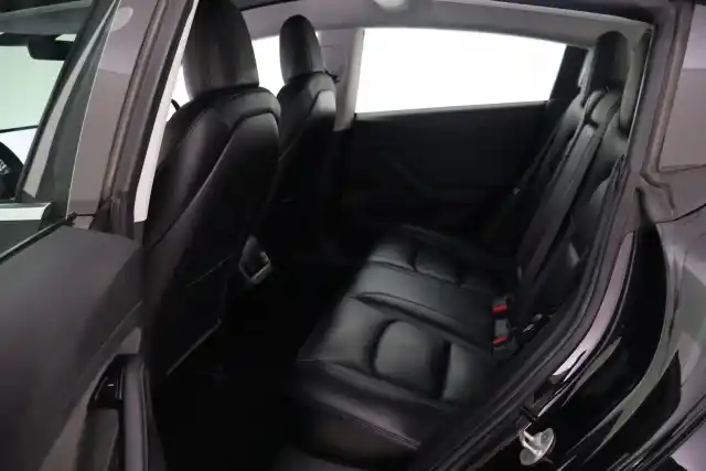Musta Sedan, Tesla Model 3 – VAR-38486