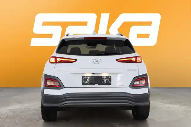 Valkoinen Maastoauto, Hyundai KONA ELECTRIC – VAR-38717