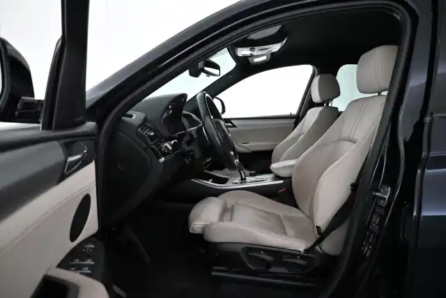 Musta Maastoauto, BMW X4 – VAR-38727