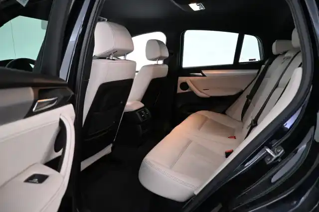 Musta Maastoauto, BMW X4 – VAR-38727