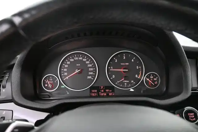 Musta Maastoauto, BMW X4 – VAR-38727