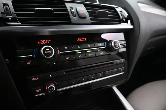 Musta Maastoauto, BMW X4 – VAR-38727
