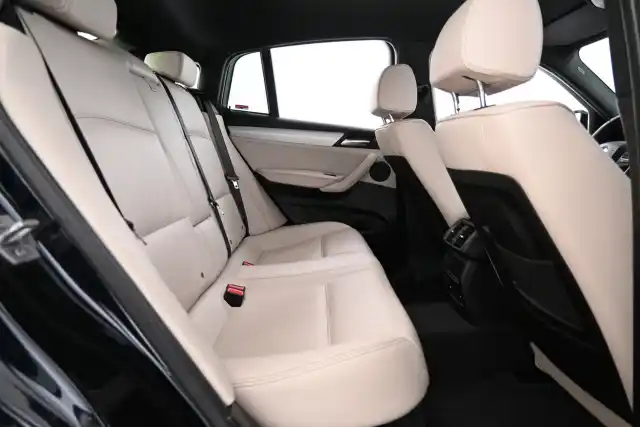Musta Maastoauto, BMW X4 – VAR-38727