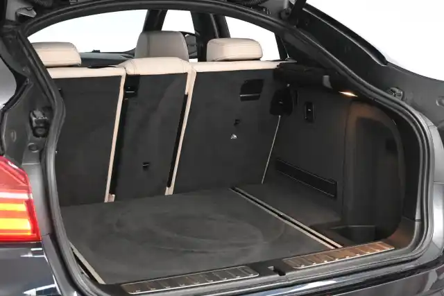 Musta Maastoauto, BMW X4 – VAR-38727
