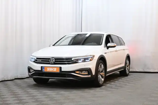 Valkoinen Farmari, Volkswagen Passat – VAR-38756