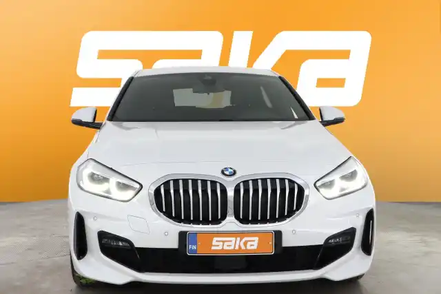 Valkoinen Viistoperä, BMW 118 – VAR-38791