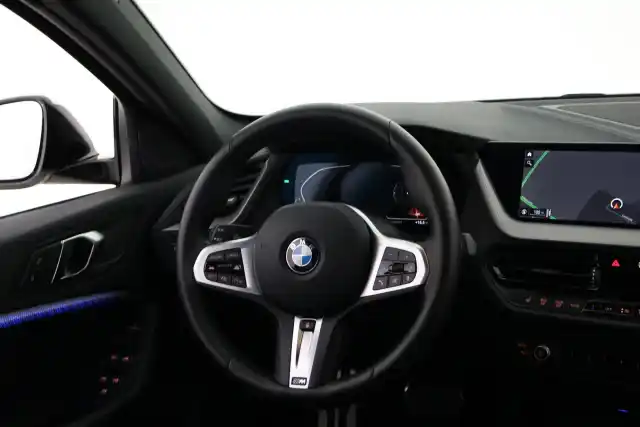 Valkoinen Viistoperä, BMW 118 – VAR-38791