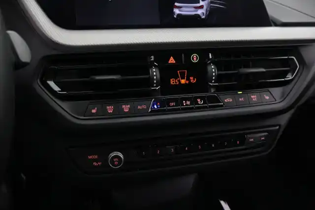 Valkoinen Viistoperä, BMW 118 – VAR-38791