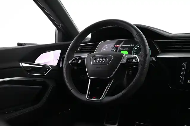 Musta Maastoauto, Audi Q8 e-tron – VAR-39015