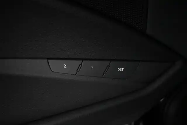 Musta Maastoauto, Audi Q8 e-tron – VAR-39015