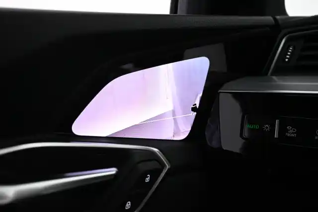 Musta Maastoauto, Audi Q8 e-tron – VAR-39015