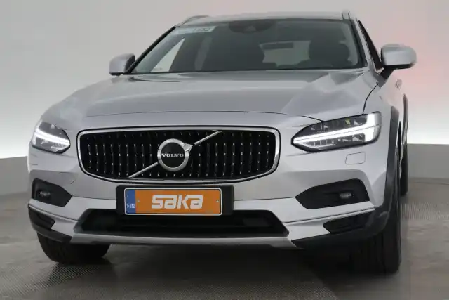 Harmaa Farmari, Volvo V90 Cross Country – VAR-39019