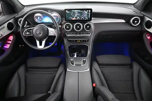 Harmaa Maastoauto, Mercedes-Benz GLC – VAR-39021