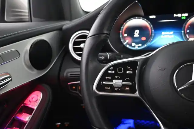 Harmaa Maastoauto, Mercedes-Benz GLC – VAR-39021