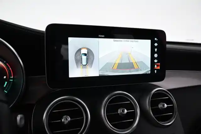 Harmaa Maastoauto, Mercedes-Benz GLC – VAR-39021