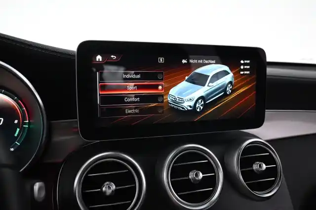 Harmaa Maastoauto, Mercedes-Benz GLC – VAR-39021