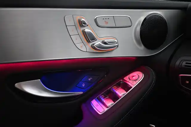 Harmaa Maastoauto, Mercedes-Benz GLC – VAR-39021
