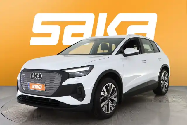 Valkoinen Maastoauto, Audi Q4 e-tron – VAR-39024