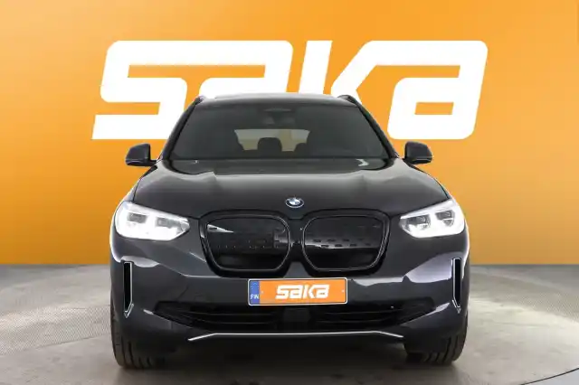 Musta Maastoauto, BMW iX3 – VAR-39146