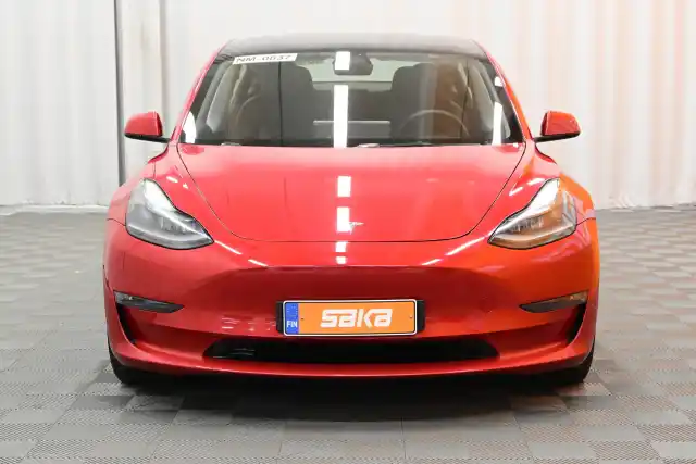 Punainen Viistoperä, Tesla Model 3 – VAR-39290