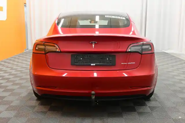 Punainen Viistoperä, Tesla Model 3 – VAR-39290